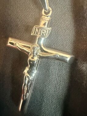 Brand New 22" Sterling Silver .925 Italy Chain with Crucifix Pendant